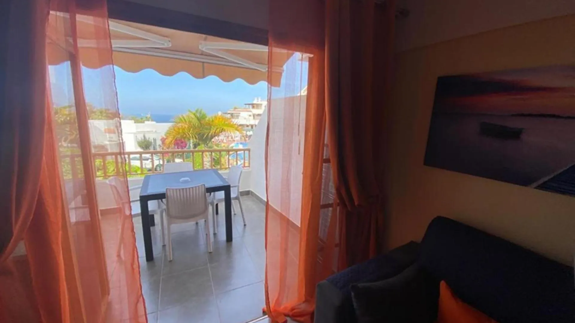 Appartamento Primo Piano Con Vista Piscina E Parziale Vista Mare Costa Adeje  Apartament
